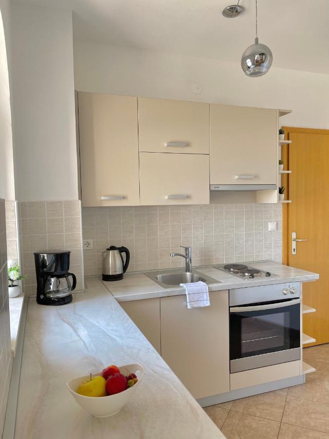 Apartments Tony Биоград-на-Мору Экстерьер фото